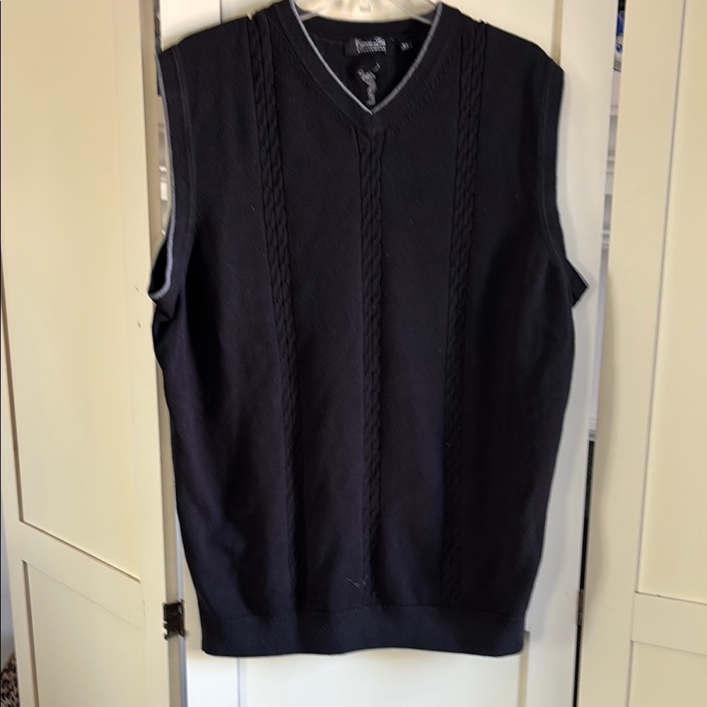 Navy blue NWOT men’s sweater vest.
